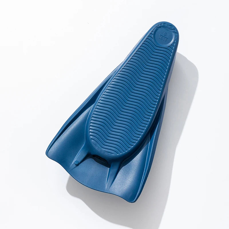 Swimming training with fins