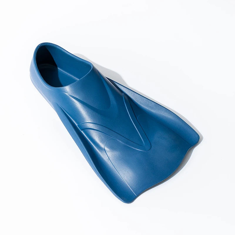 Swimming training with fins