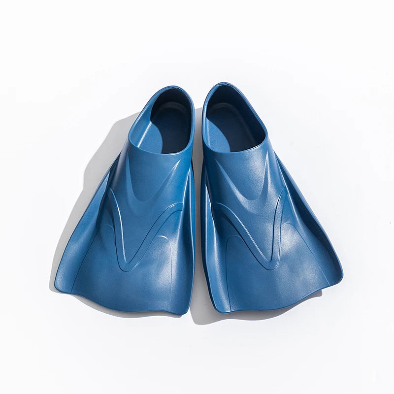 Swimming training with fins